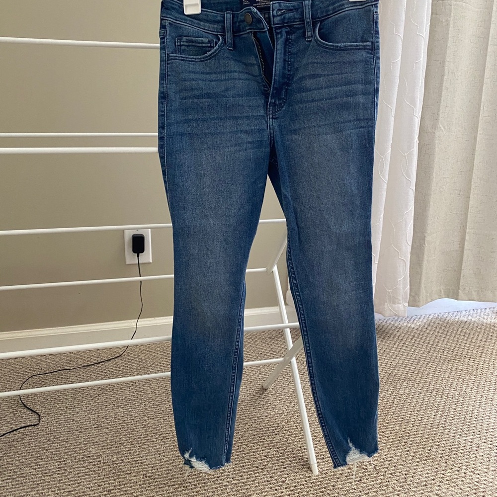 Hollister skinny cropped jeans